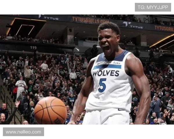 爱德华兹突破拉开差距，关键时刻得分能力胜过同辈射手